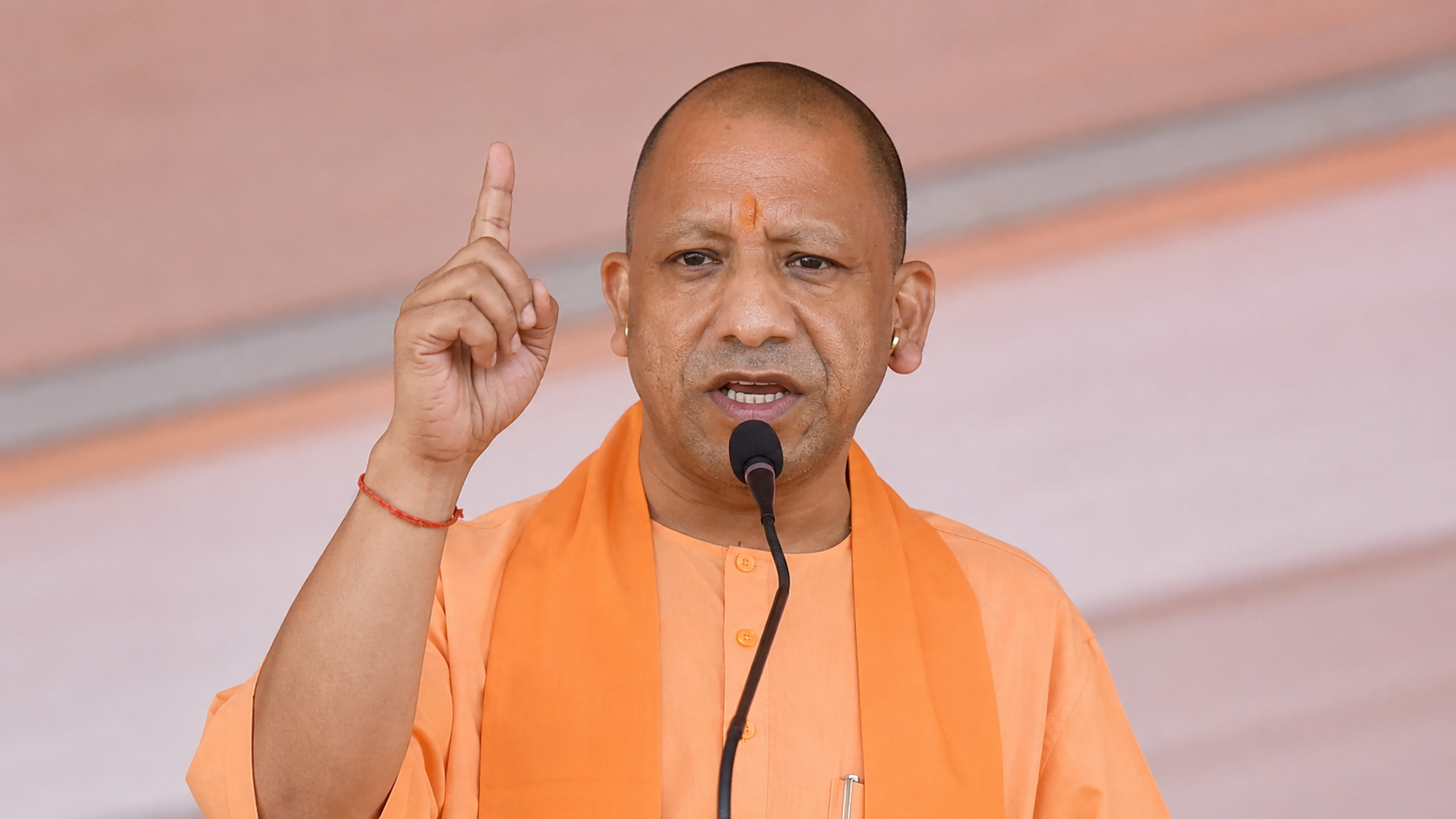 cm-yogi-rahul-gandhi-political-attack.jpg 