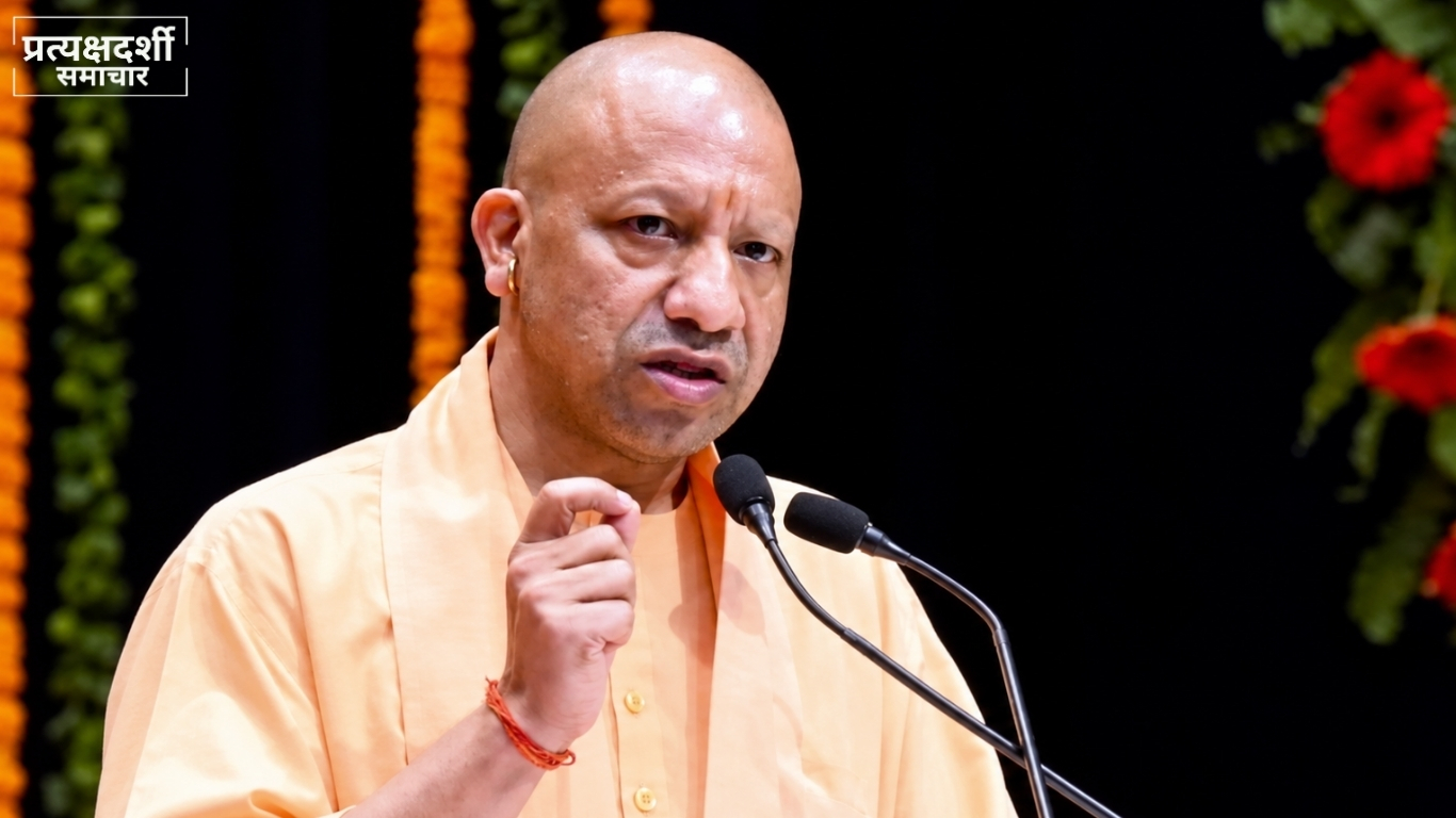 cm-yogi-dm-sp-warning-up-law-order-janta-darshan.jpg2 