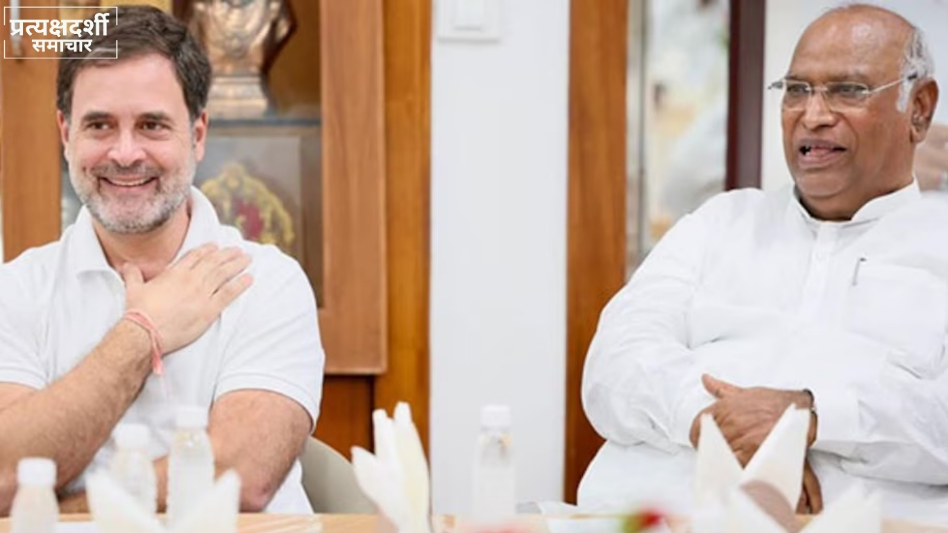 rahul-gandhi-mallikarjun-kharge-cwc-meeting-conversation.jpg 
