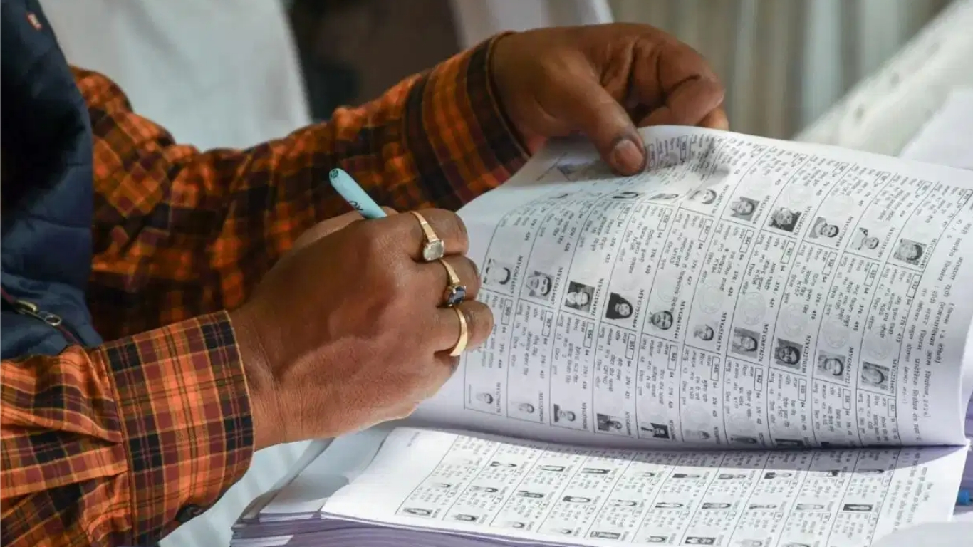 pd-news-delhi-sir-mustafabad-572-form7-voter-controversy-30oct2026-og.webp 