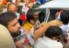 तिरंगा मार्च के लिए निकलते ही अभिजीत दिपके हिरासत में, पुलिस से हुई बहस; कनॉट प्लेस में क्या हुआ?