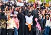 AMU में 17 दिन से छात्रों का धरना, 8 साल से चुनाव नहीं; रात में छात्राओं ने किया प्रदर्शन