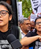 CEC के खिलाफ प्रदर्शन से पहले AISA अध्यक्ष नेहा बोरा को हिरासत में लेने का दावा, दिल्ली पुलिस पर उठे सवाल