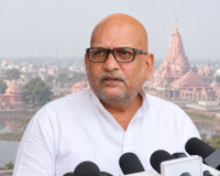 Ayodhya Fish Feast Row: योगी के आरोप पर अजय राय की चुनौती- ‘मछली खाते फोटो दिखाओ, पद छोड़ दूंगा’