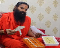 ‘Generation Gutter’ से ‘बड़े भाई’ तक: Ramdev ने Kangana को भेजी मिठाई, रक्षाबंधन पर खत्म हुई तकरार