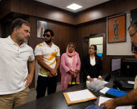 थाने में अमित शाह की तस्वीर देख राहुल गांधी ने पूछा—‘डिपार्टमेंट वही चलाते हैं क्या?’ वीडियो वायरल