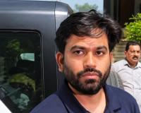 ‘बच्चों की सुरक्षा सिर्फ बहाना?’ अंडर-18 Social Media Ban के प्लान पर अभिजीत दीपके ने मोदी सरकार को घेरा