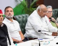 INDIA ब्लॉक की अहम बैठक से अखिलेश यादव ने बनाई दूरी, क्या UP में कांग्रेस से सीट बंटवारे पर फंस गया पेंच?