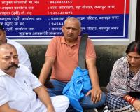 कानपुर में पुलिस चौकी पर 8 घंटे डटे SP विधायक अमिताभ बाजपेई, ACP से भिड़े; आखिर में छोड़ा गया युवक