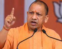 त्योहारों से पहले यूपी की सड़कें होंगी गड्ढामुक्त, CM योगी का सख्त आदेश; खराब काम पर नपेंगे जिम्मेदार