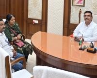 नंदीग्राम में बड़ा मोड़: शुभेंदु अधिकारी से मुलाकात के बाद ममता गुट की उम्मीदवार संचिता प्रधान ने नामांकन लिया वापस
