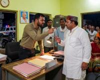 ‘गोली मार दूंगा, योगी बाबा भी बचाने नहीं आएंगे’, BJP नेता का पंचायत सचिव पर धमकी देने का आरोप; शाहजहांपुर में केस दर्ज