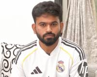 दिल्ली में हिरासत के बीच अभिजीत दीपके की दादी का निधन, हिंगोली में सावित्रीबाई ने ली अंतिम सांस
