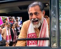Jantar Mantar Protest: योगेंद्र यादव समेत करीब 150 हिरासत में, कपिल सिब्बल-प्रशांत भूषण भी पहुंचे; CEC के इस्तीफे की मांग