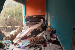 चंदौली धमाके के आरोपी अब भी फरार