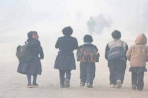 यूपी में कड़ाके की ठंड और घने कोहरे का कहर