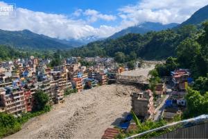 नेपाल में भोटेकोशी का कहर: तिब्बत से अचानक आया सैलाब, 8 मौतें; गांव-पुल बहे, 5 जिलों में High Alert