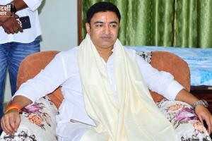 ‘मंत्री-अफसरों के पास टाइम नहीं, हम गाली खाने के लिए बने हैं?’ बिजली कटौती पर भड़के BJP विधायक अभिजीत सांगा