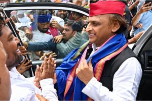 लाल टोपी के साथ अब ‘नीला’ रंग! अखिलेश यादव का 2027 वाला नया दांव, जानिए किसके वोट बैंक पर नजर