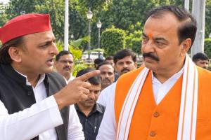 ‘सड़क बनेगी तो धंसेगी…’, केशव मौर्य के बयान पर अखिलेश का करारा तंज—‘फिर उखड़ जाएंगे डिप्टी!’