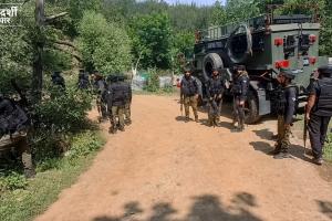 बडगाम मुठभेड़ में एक आतंकी ढेर, AK-47 बरामद; जंगल में तलाश जारी