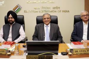 SIR पर चुनाव आयोग में मतभेद? 14 आपत्तियों की रिपोर्ट पर EC ने कहा- कोई औपचारिक असहमति नहीं