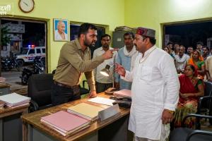 ‘गोली मार दूंगा, योगी बाबा भी बचाने नहीं आएंगे’, BJP नेता का पंचायत सचिव पर धमकी देने का आरोप; शाहजहांपुर में केस दर्ज