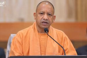 UP के वकीलों को योगी सरकार का बड़ा तोहफा, ₹5 लाख तक कैशलेस इलाज; चैंबर मेंटेनेंस और टैबलेट की भी सुविधा