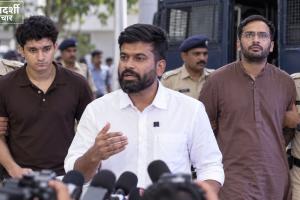 जंतर-मंतर पर रोक के बावजूद गेट फांदकर पहुंचे CJP नेता, सौरव दास-आशुतोष रांका फिर हिरासत में