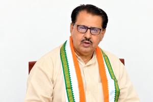 EVM पर फिर छिड़ी बहस, Congress ने की Ballot Paper से चुनाव कराने की मांग; BJP पर लगाए आरोप