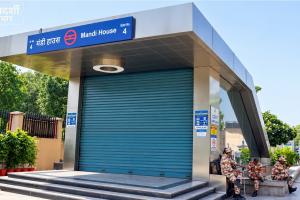दिल्ली मेट्रो के 45 स्टेशनों के गेट रात 10 बजे तक बंद, CJP प्रदर्शन के बीच DMRC का नया अपडेट