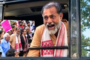 Jantar Mantar Protest: योगेंद्र यादव समेत करीब 150 हिरासत में, कपिल सिब्बल-प्रशांत भूषण भी पहुंचे; CEC के इस्तीफे की मांग