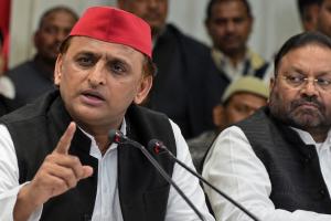 UP चुनाव 2027: स्वामी प्रसाद मौर्य को लेकर अखिलेश यादव की दो टूक! बोले—‘हमारे गठबंधन में नहीं होंगे’, कांग्रेस की 10 सीटों वाली चर्चा पर नया सवाल