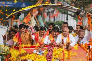 BJP की 'लोकतंत्र बचाओ' यात्रा में सवाल लेकर पहुंचा युवक, पुलिस ने लिया हिरासत में! कैलाश विजयवर्गीय के निर्देश पर कार्रवाई, CM मोहन यादव भी थे मौजूद