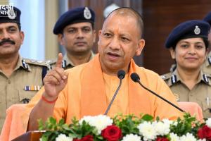 UP Police News: CM योगी का बड़ा ऐलान! पुलिसकर्मियों के 3 भत्ते बढ़े, ₹700 की जगह मिलेंगे ₹1,000; जानिए किसे कितना फायदा