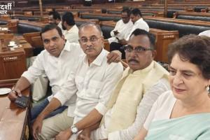 संसद में राहुल गांधी संग जुटे विपक्षी सांसद, राष्ट्रपति मुर्मू से मिलकर रखेंगे 'वोट चोरी' के आरोप