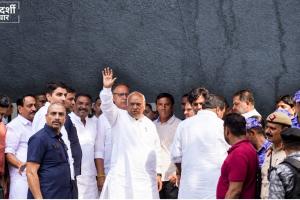 लंच के बाद राजघाट निकले राहुल-खड़गे, बोले—'देश को हाईजैक करने वालों को सजा मिलेगी'