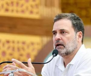 वैश्विक संकट के बीच ट्रेड की जंग—भारत की डील पर सियासी टकराव तेज