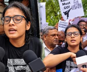 CEC के खिलाफ प्रदर्शन से पहले AISA अध्यक्ष नेहा बोरा को हिरासत में लेने का दावा, दिल्ली पुलिस पर उठे सवाल